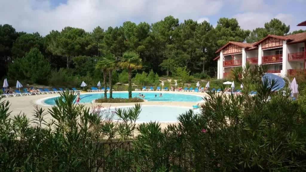 Appartement En Residence Pierre Et Vacance Au Golf Biscarrosse Esterno foto