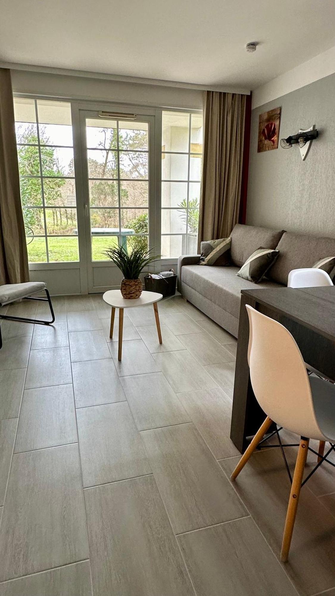 Appartement En Residence Pierre Et Vacance Au Golf Biscarrosse Esterno foto